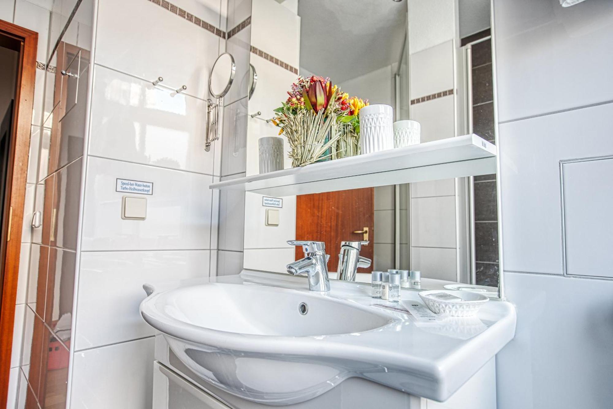 Suiten Hotel Dependance Laterne Baden-Baden Bilik gambar